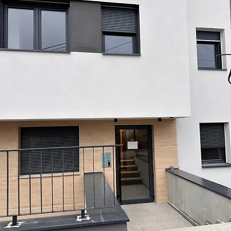 Elem Apartment *